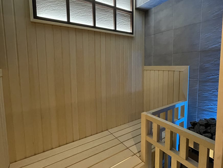 南船場店のサウナ室内
